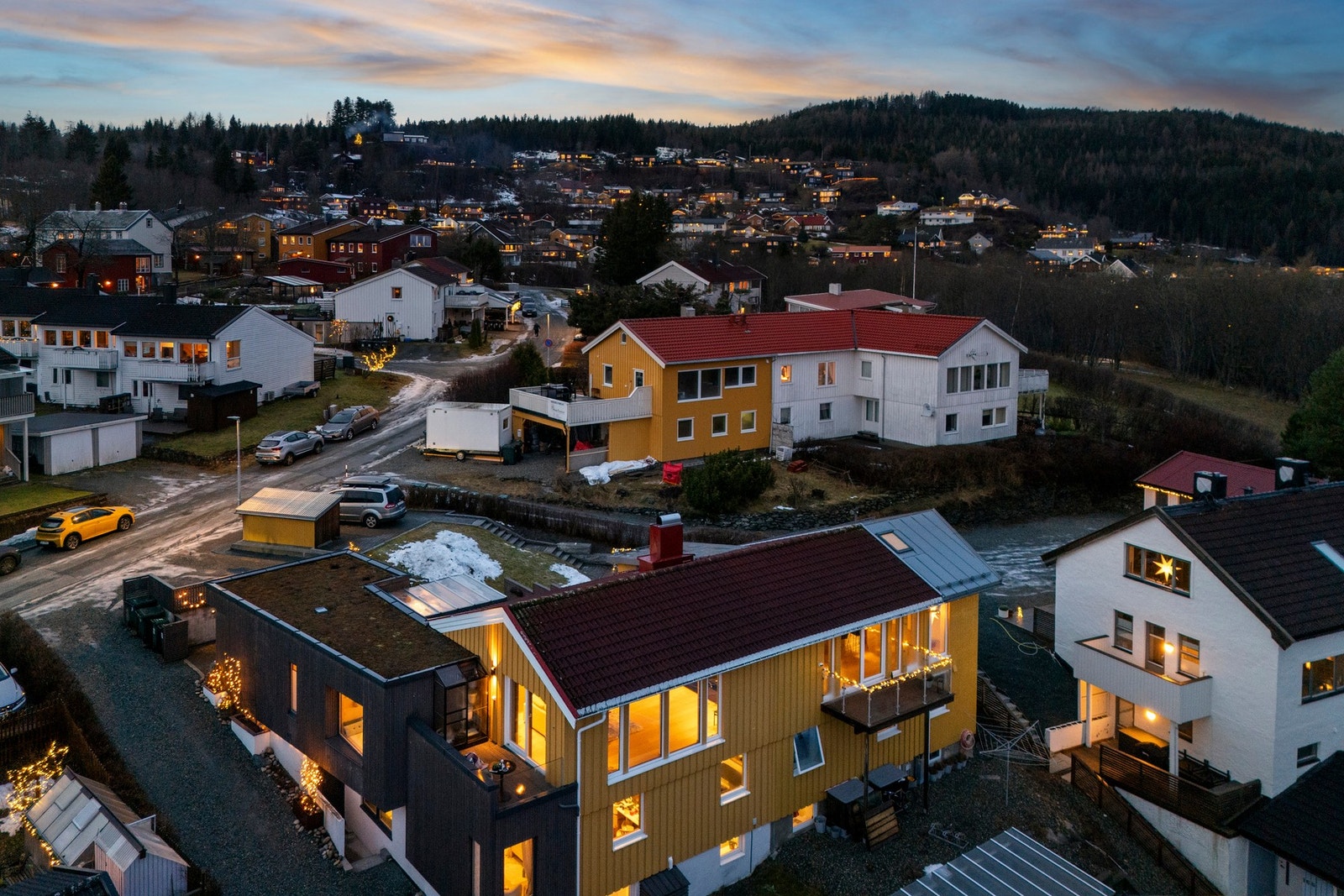 Svært attraktiv beliggenhet på Hammersborg med umiddelbar nærhet til bl.a. Theisendammen, golfbane og Sverresborg museum. Galleribilde