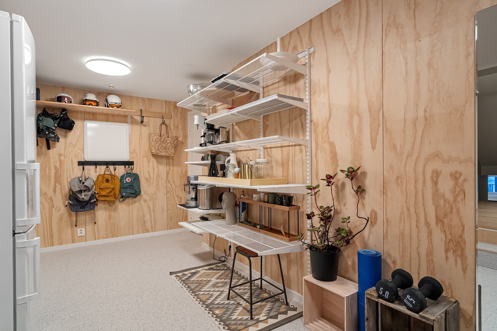 Praktiske trådhyller. Galleribilde