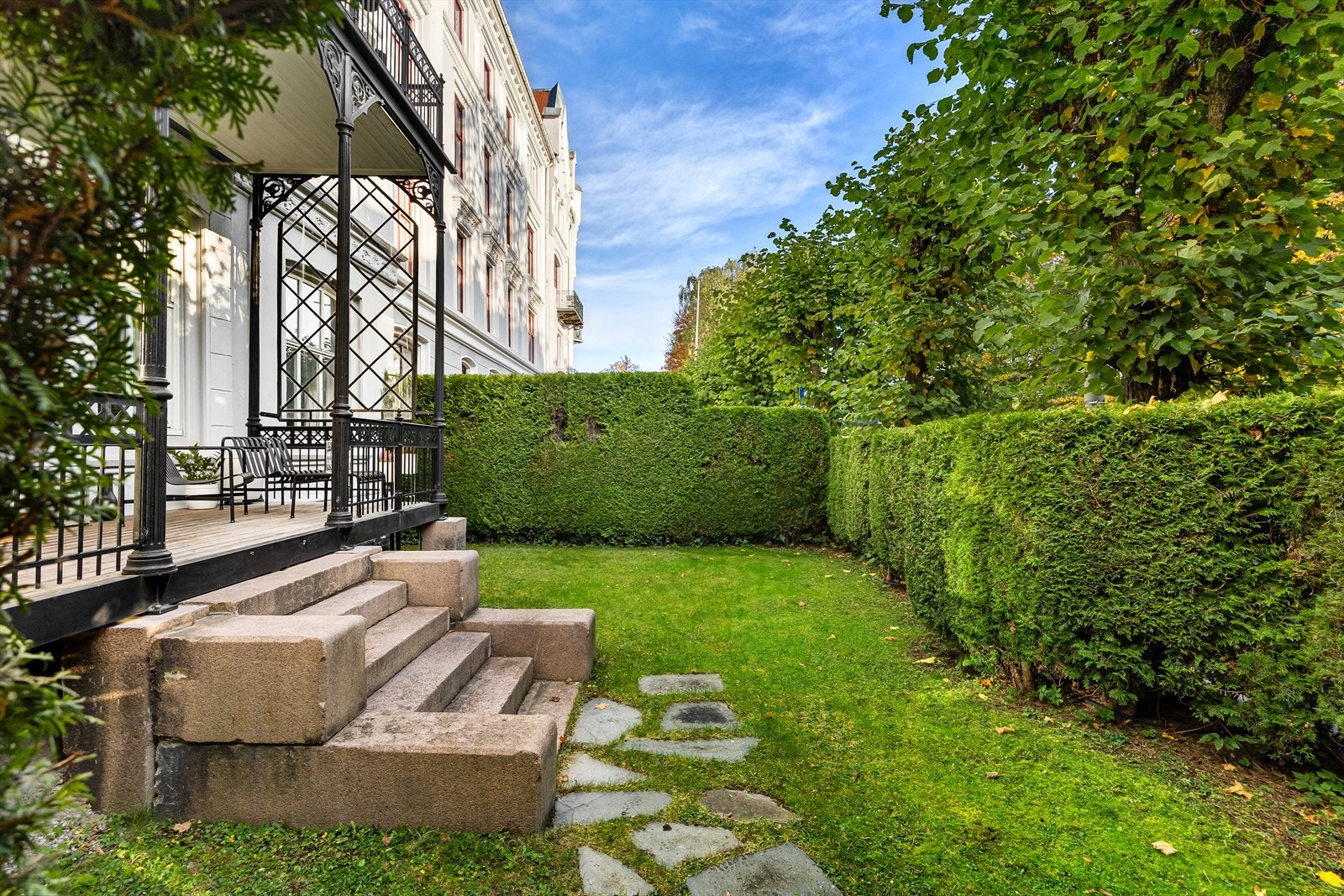 Et flott uteareal som kan nytes av store og små. Galleribilde