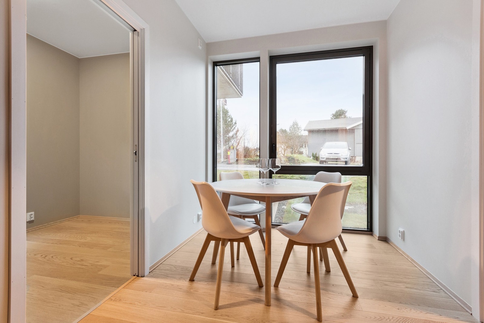 Leiligheten varmes opp via fjernvarme. Galleribilde