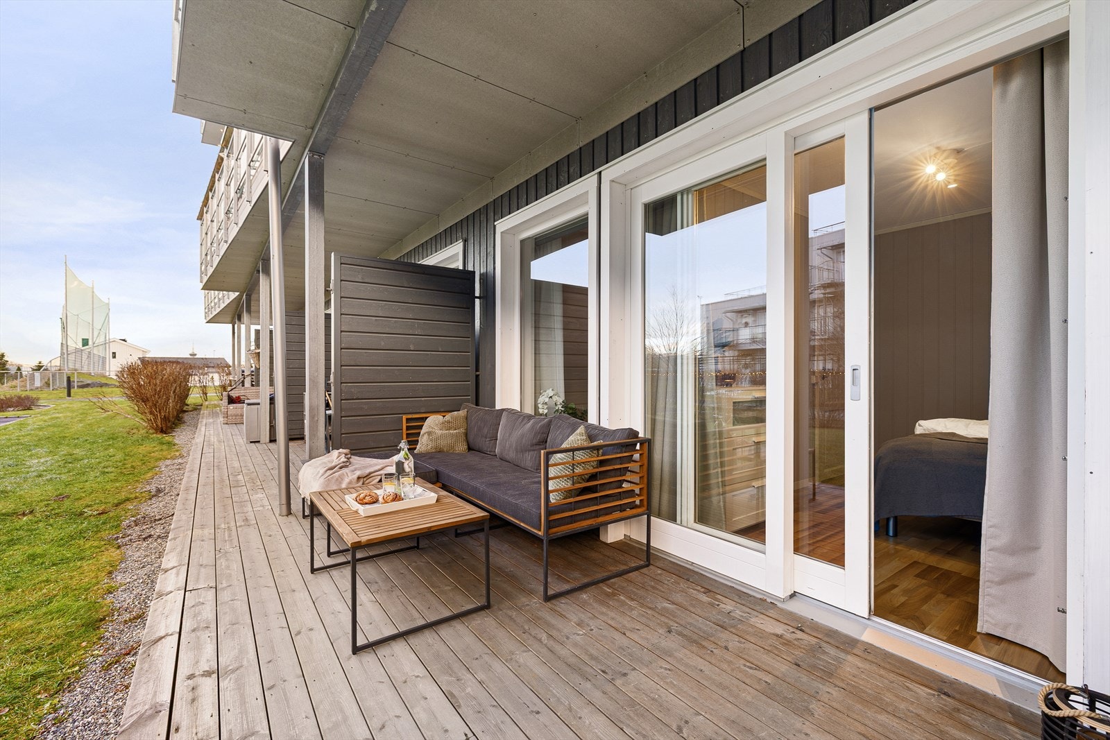 Leiligheten har en solrik terrasse på 6m². Galleribilde