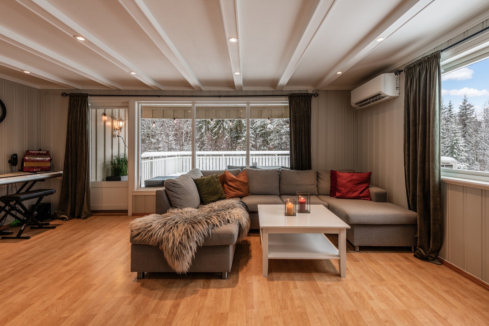 Fra stuen er det utgang til terrassen Galleribilde