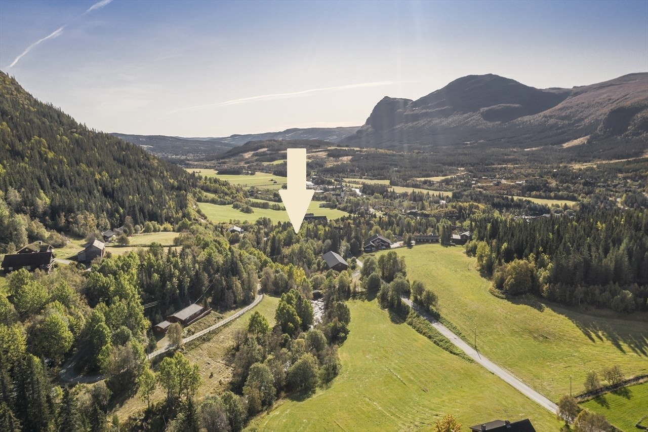 Rudningen ligger idyllisk til med flott utsikt, gode solforhold og gangavstand til butikker, kafeer og restauranter. Galleribilde