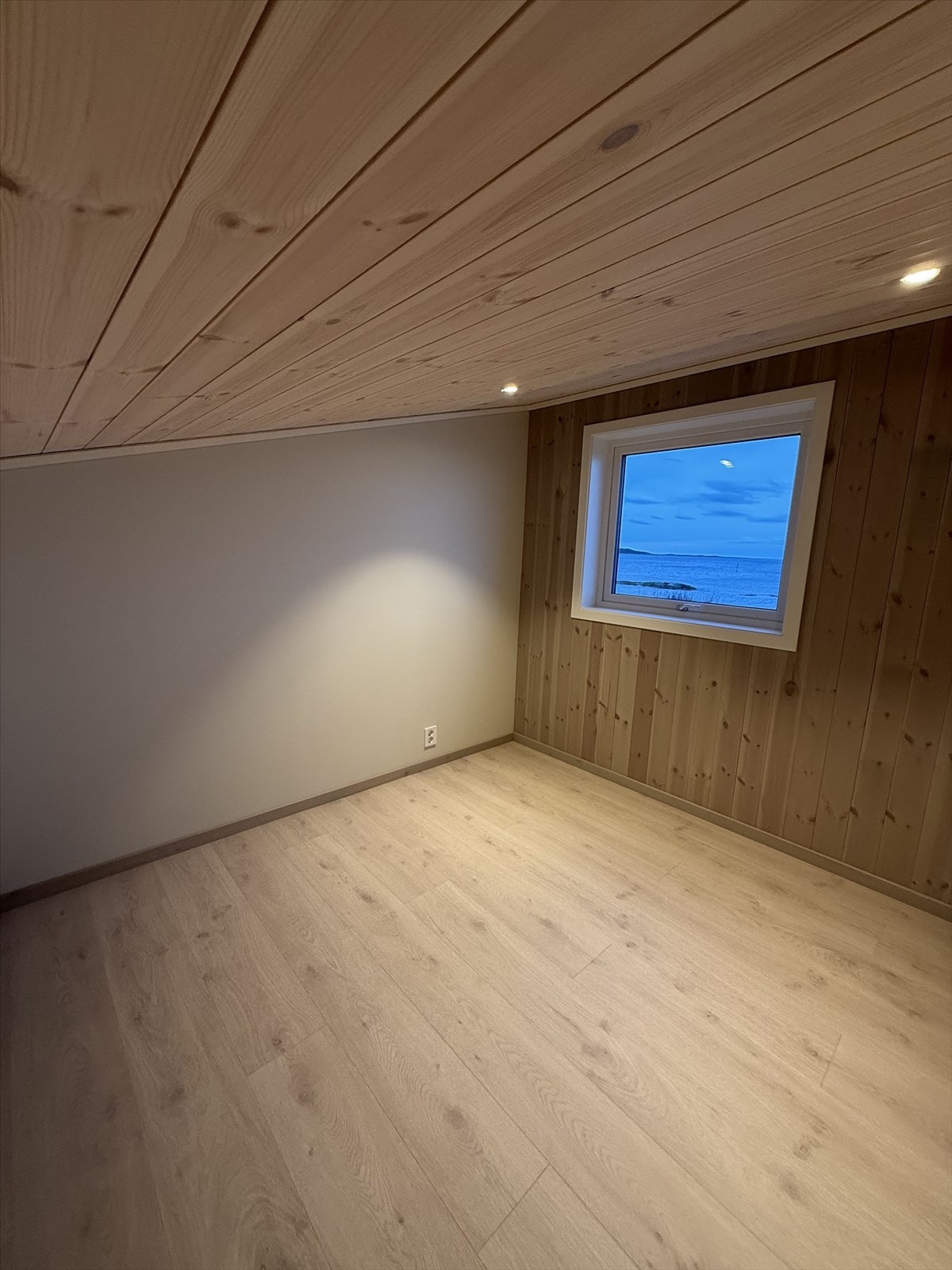 Bilde fra ett av soverommene på hemsen Galleribilde