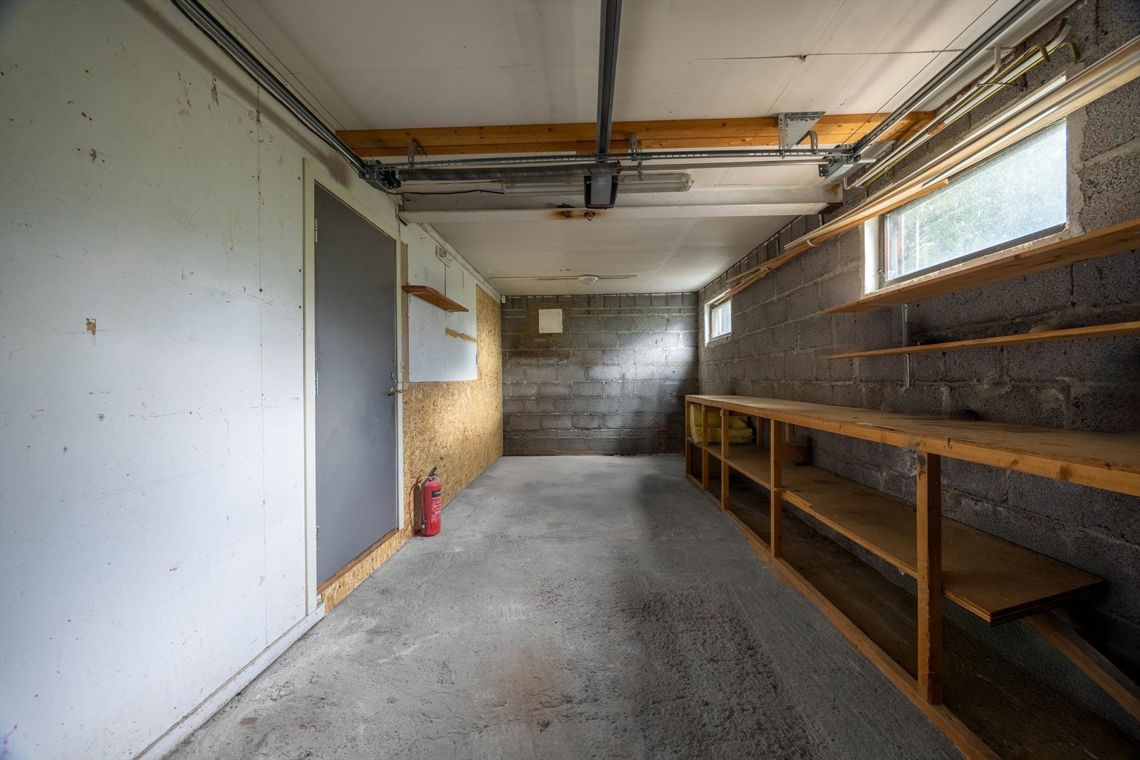 Enkel garasje med direkte inngang til hoveddel. Galleribilde