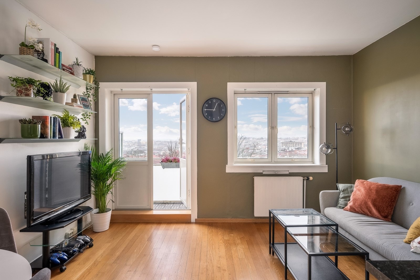 En lekker stue med utsikt ut over Oslo. Galleribilde