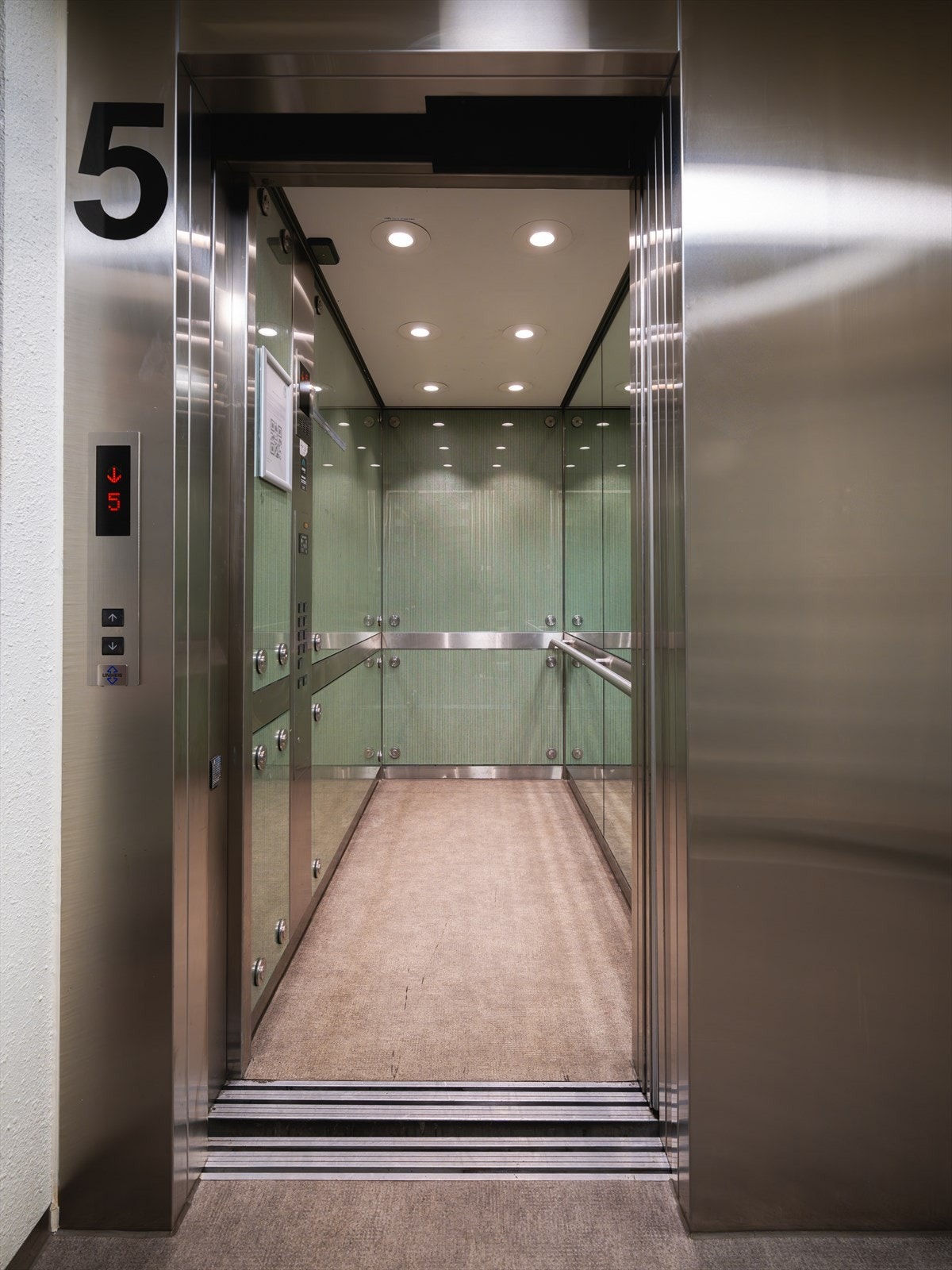 Det er heisadkomst til leiligheten. Galleribilde