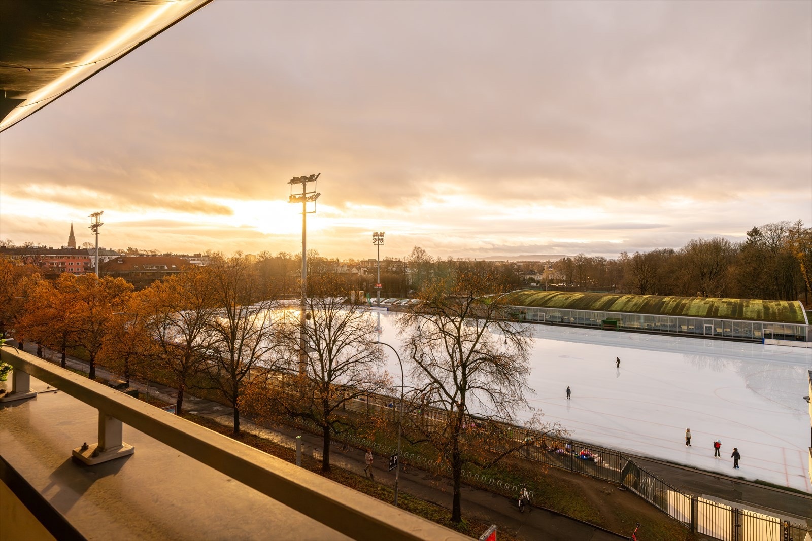 Herfra har du en åpen utsikt mot Frogner stadion og grøntområdene rundt. Galleribilde
