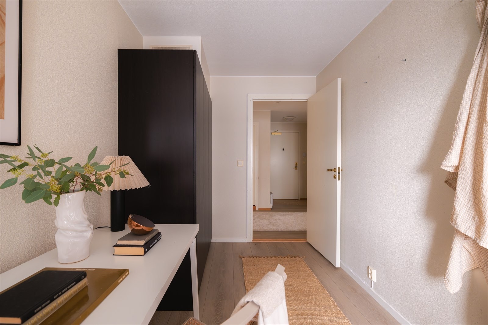 Alle soverommene er enkle å møblere og gir et godt grunnlag for personlig tilpasning. Galleribilde