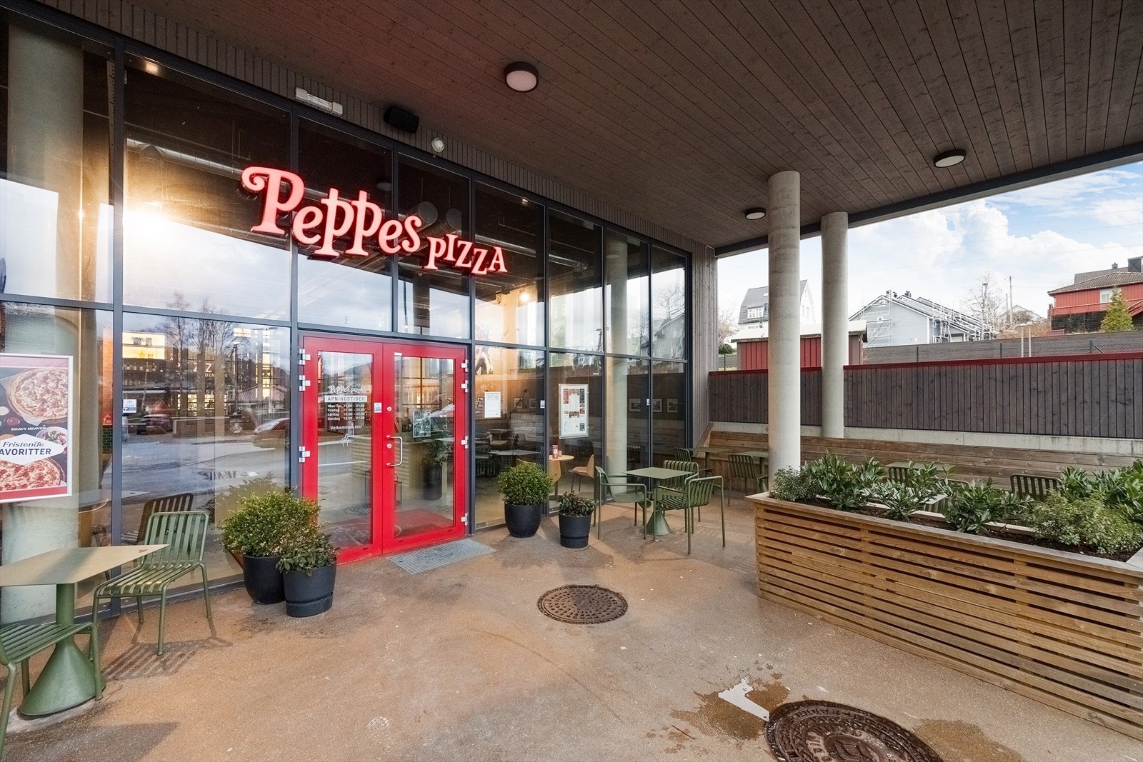 Peppes pizza og flere andre restauranter ligger innenfor kort gangavstand. Galleribilde