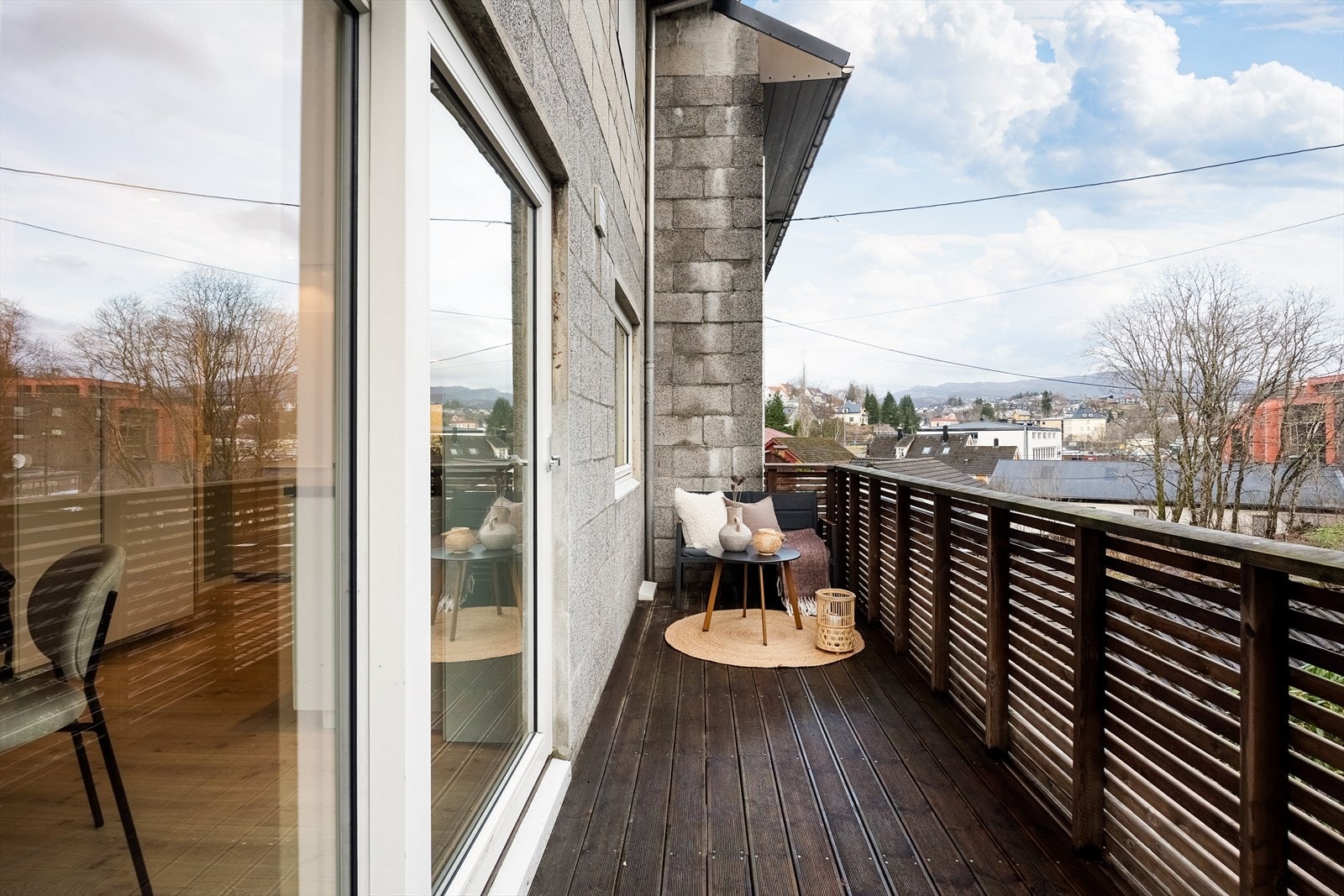 Verandaen har nyere spileverk. Galleribilde