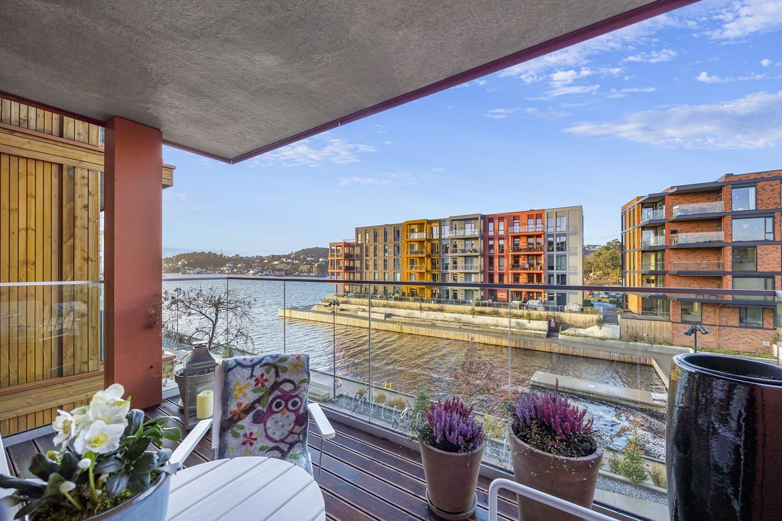 Terrasse mot Lille Pollen Galleribilde