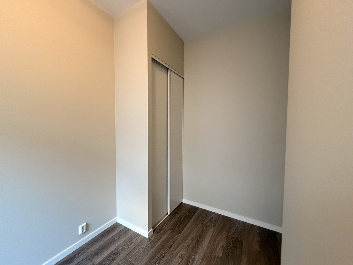 Soverom med skapplass Galleribilde