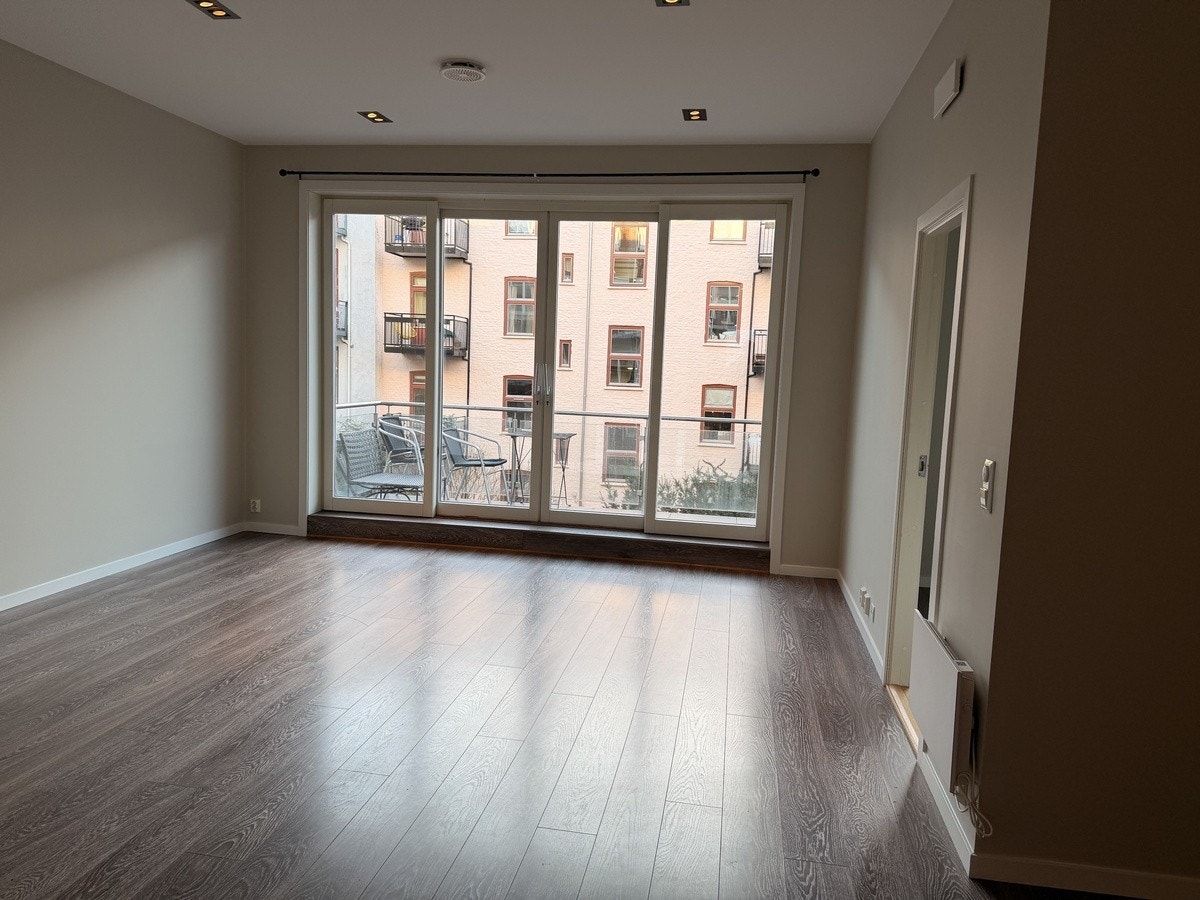 Åpen og romslig stue Galleribilde