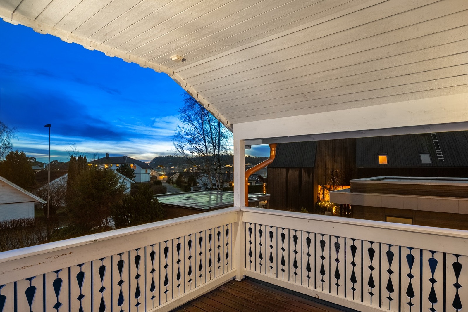 Nydelig både sommer og vinter Galleribilde