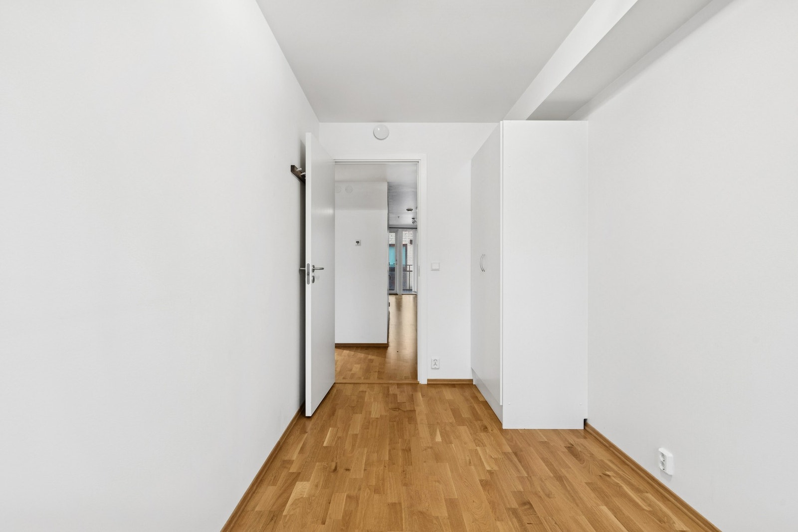 Begge soverom er utstyrt med garderobeskap. Galleribilde