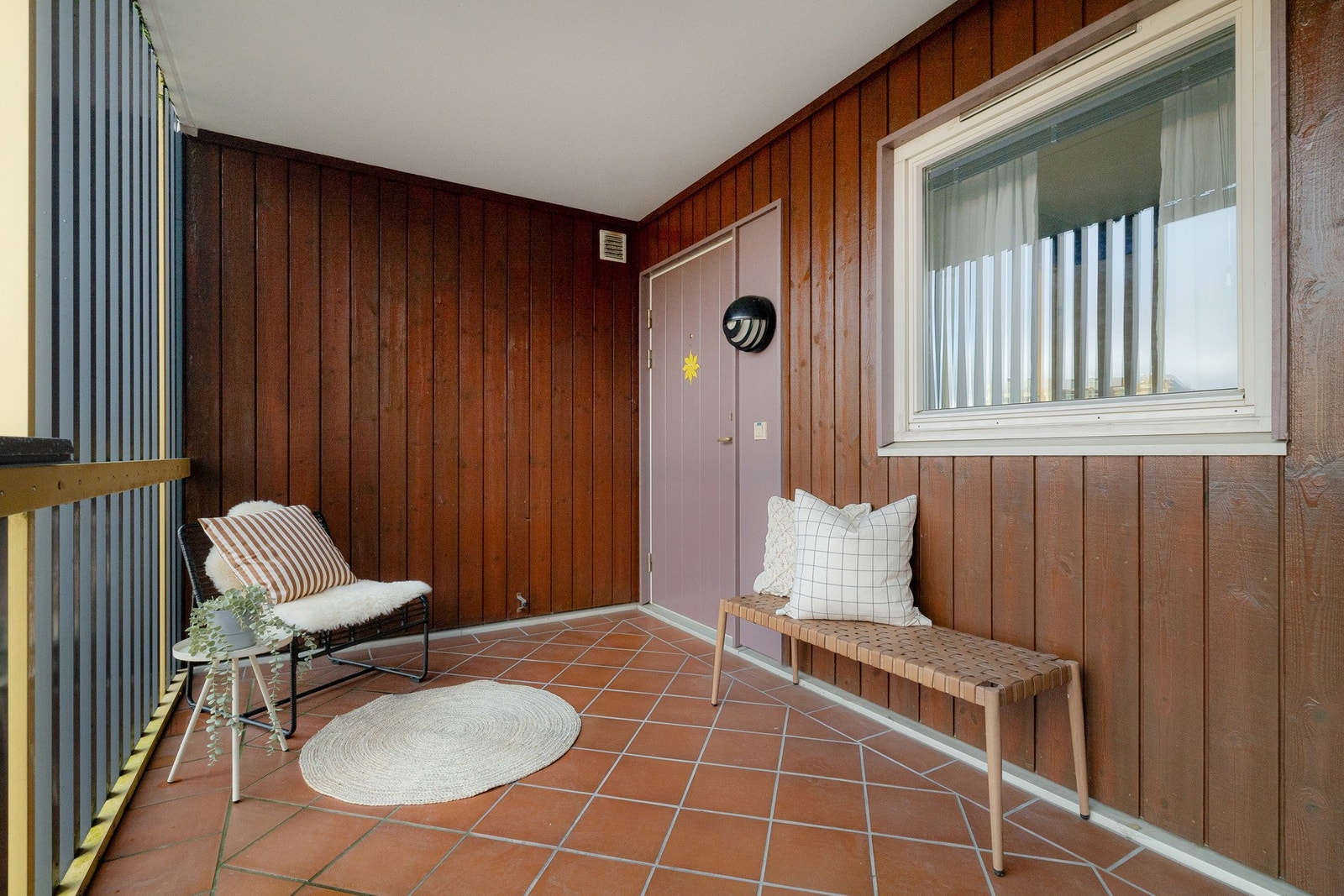 - Denne er bak en egen dør, og det er ingen andre naboer som som passerer her - Galleribilde