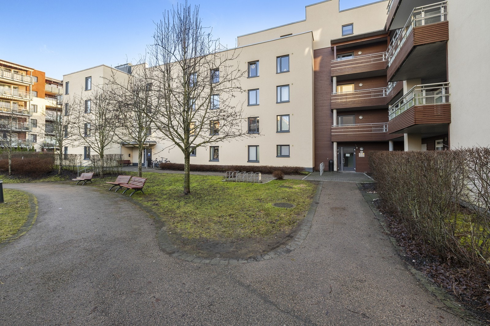 Umiddelbar tilgang til grønne og velholdte fellesarealer rett utenfor døren. Galleribilde