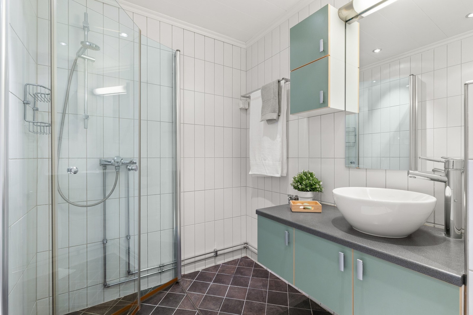 Meget romslig baderom fra 2004. Galleribilde