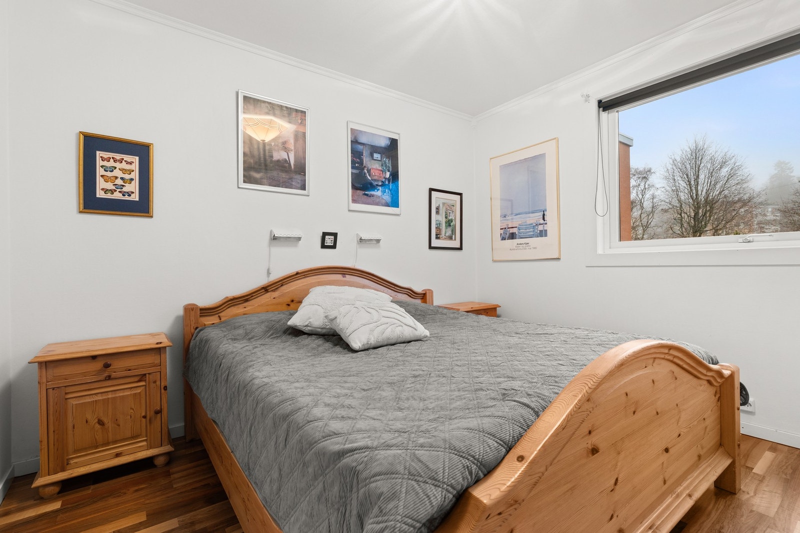 Hovedsoverommet har god plass til dobbeltseng og en praktisk garderobe. Galleribilde