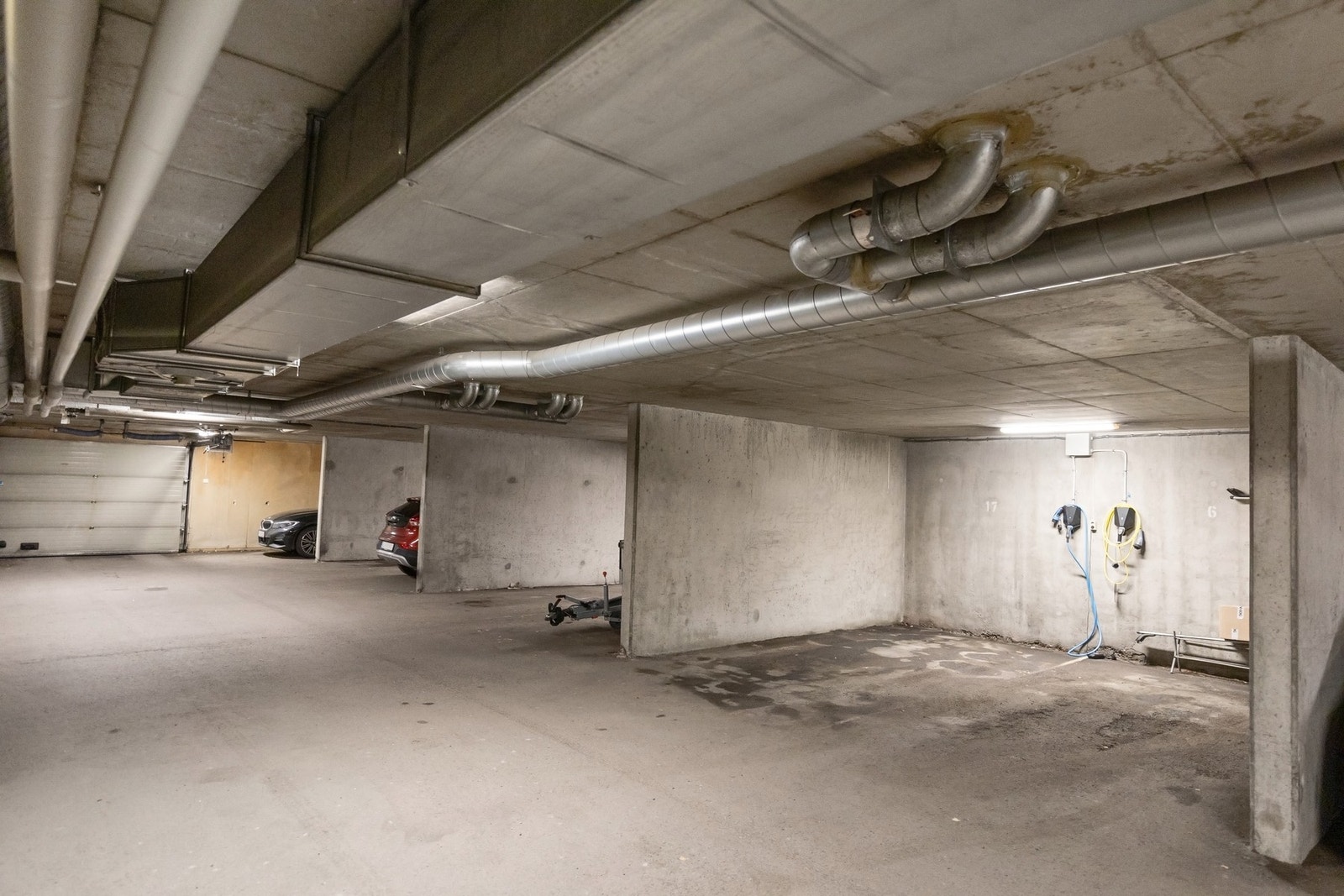 Leiligheten disponerer garasje plass nr 17 med installert el-bil lader fra Easee. Galleribilde