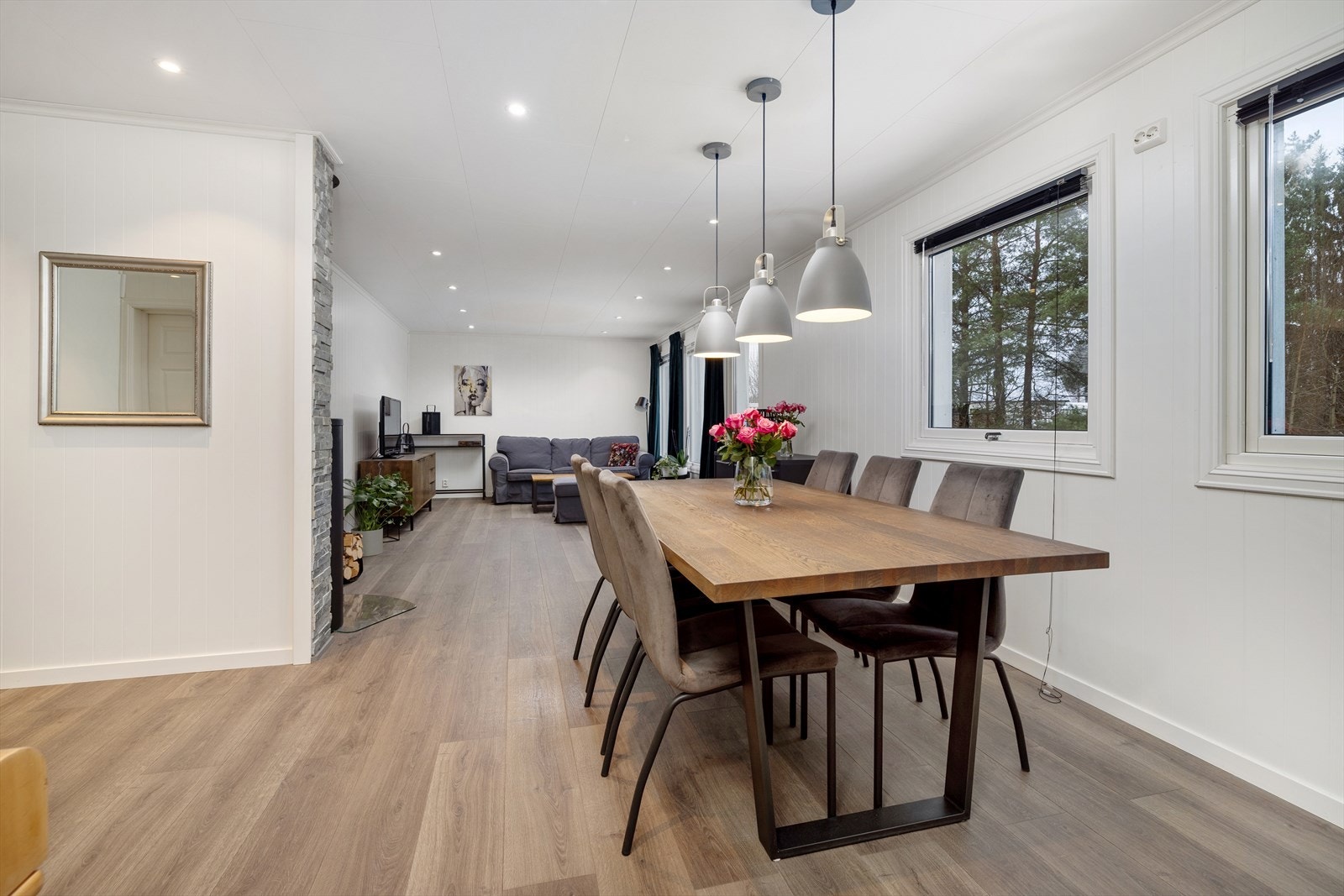 Hyggelig å samles til felles måltider Galleribilde