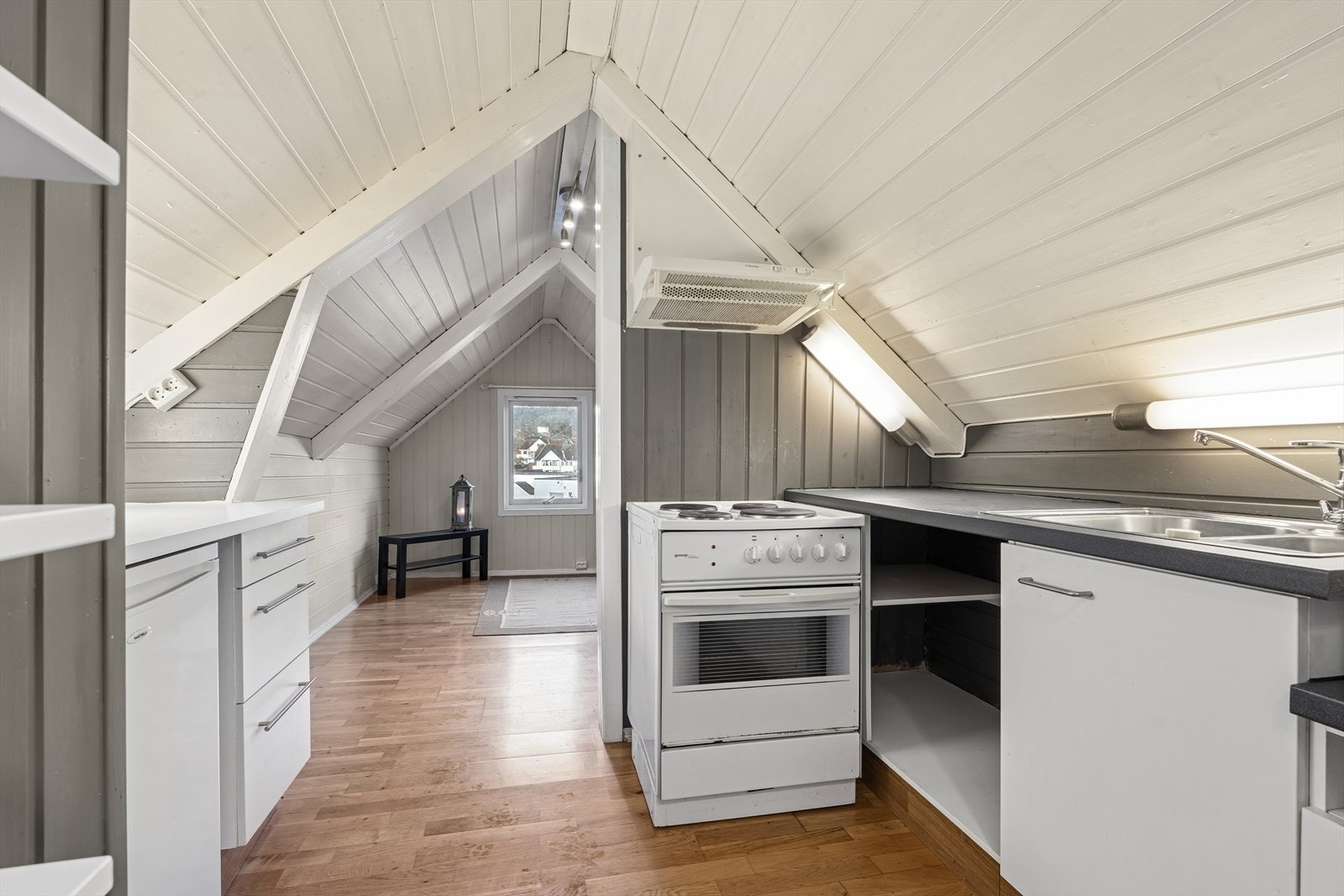 Kjøkken i andre etasje av annekset Galleribilde