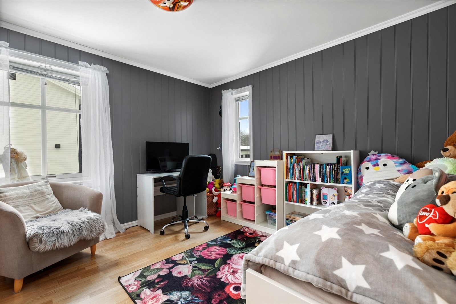 Soverom nr. 2 og 3 fungerer ypperlig som barnerom, gjesterom eller kontor - her er mulighetene mange. Galleribilde