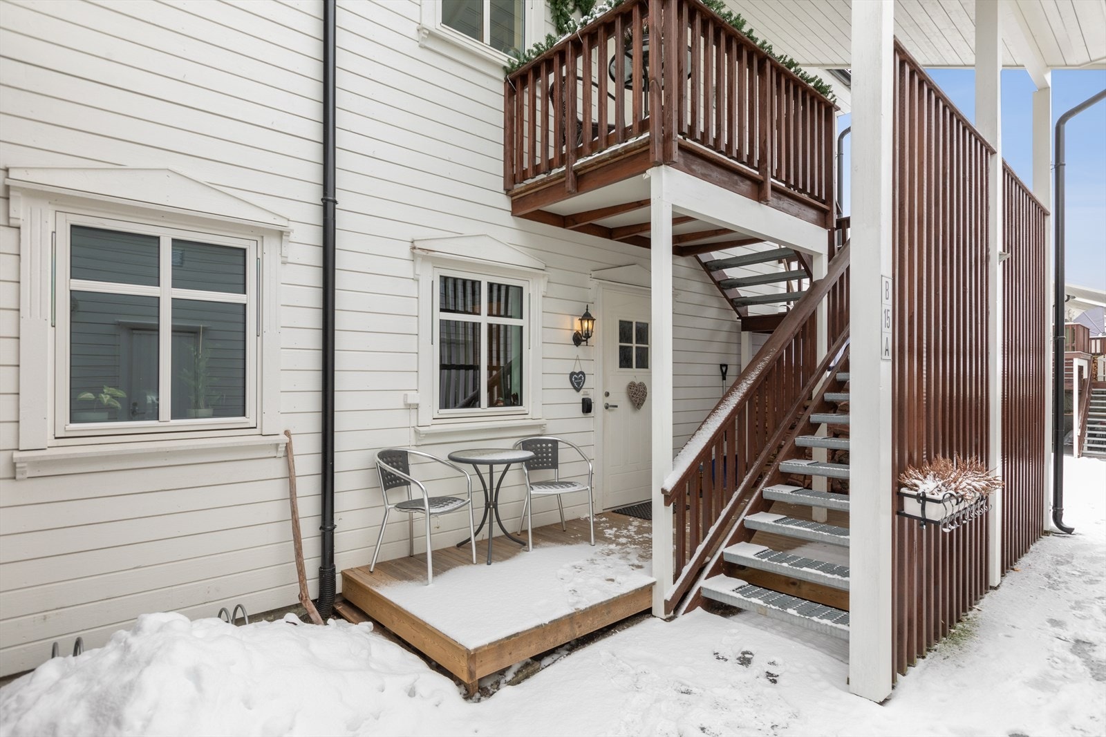 Dette er en hyggelig 4-roms leilighet i 1. etasje med terrasse ved inngangsparti. Foto av Espen Edin. Galleribilde