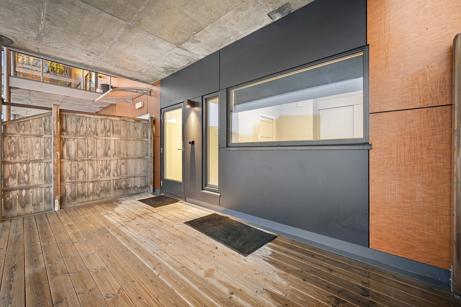 Utgang fra leilighetens gang Galleribilde