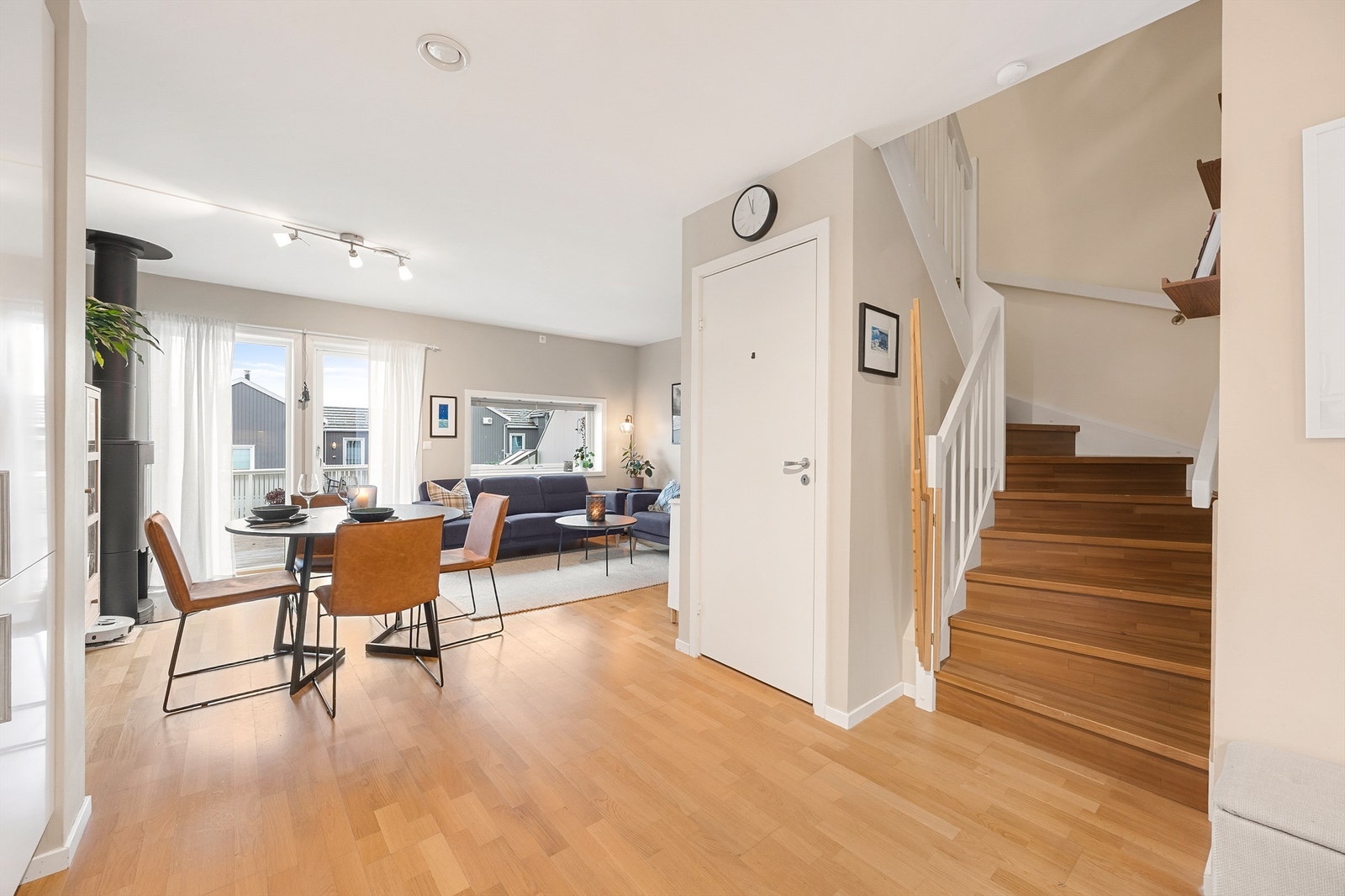 Bod under trappen for ekstra oppbevaring Galleribilde