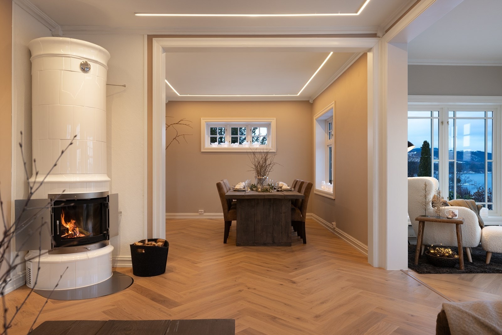 Denne klassiske villaen kombinerer tidløs sjarm med moderne komfort. Galleribilde