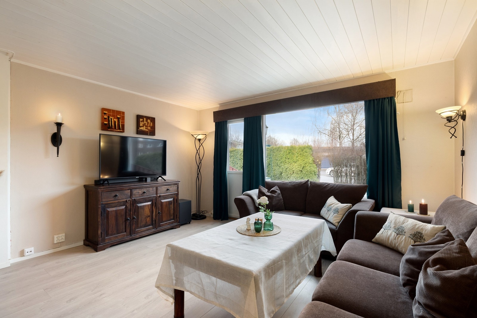 Utgang fra stuen til terrasse Galleribilde