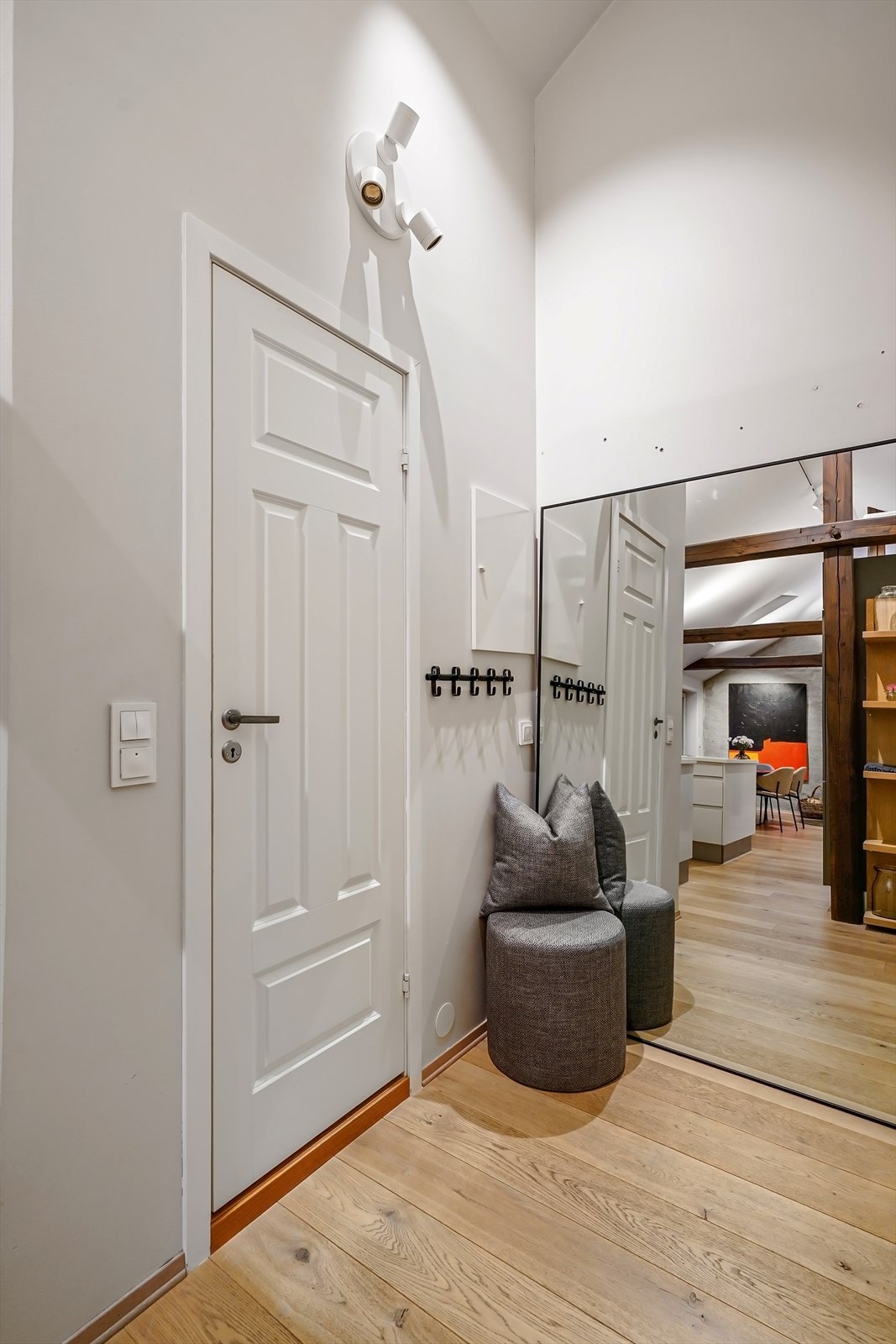 Fra gang mot bad. Galleribilde