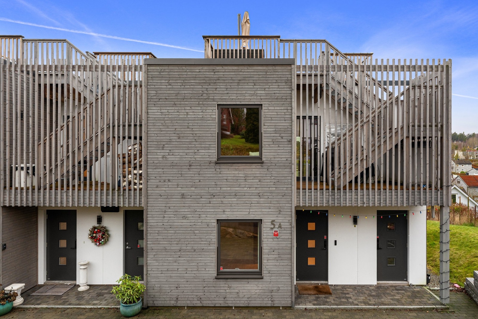 Inngangspartiet er overbygget. Galleribilde