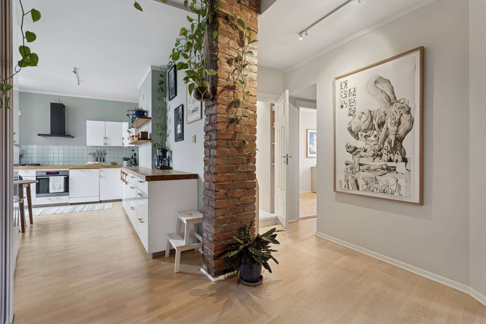 Dette er synet som møter deg i det du kommer inn døren. Galleribilde