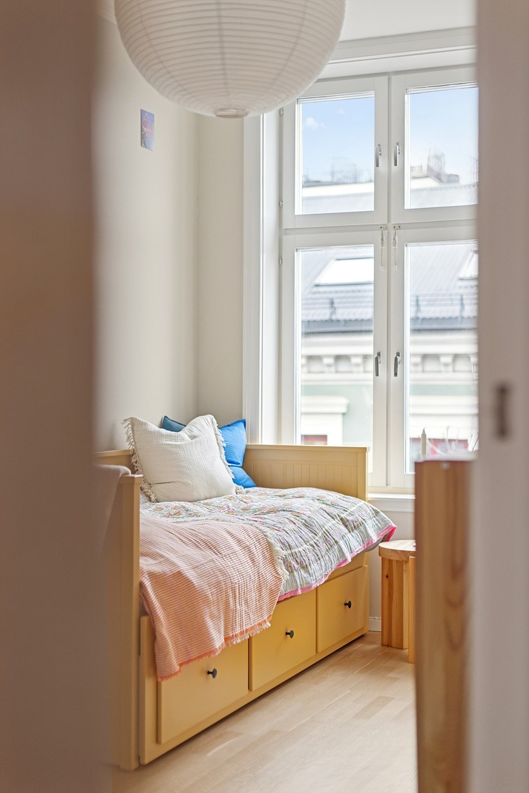 Soverom 2 er perfekt til barnerom/gjesterom eller hjemmekontor. Galleribilde