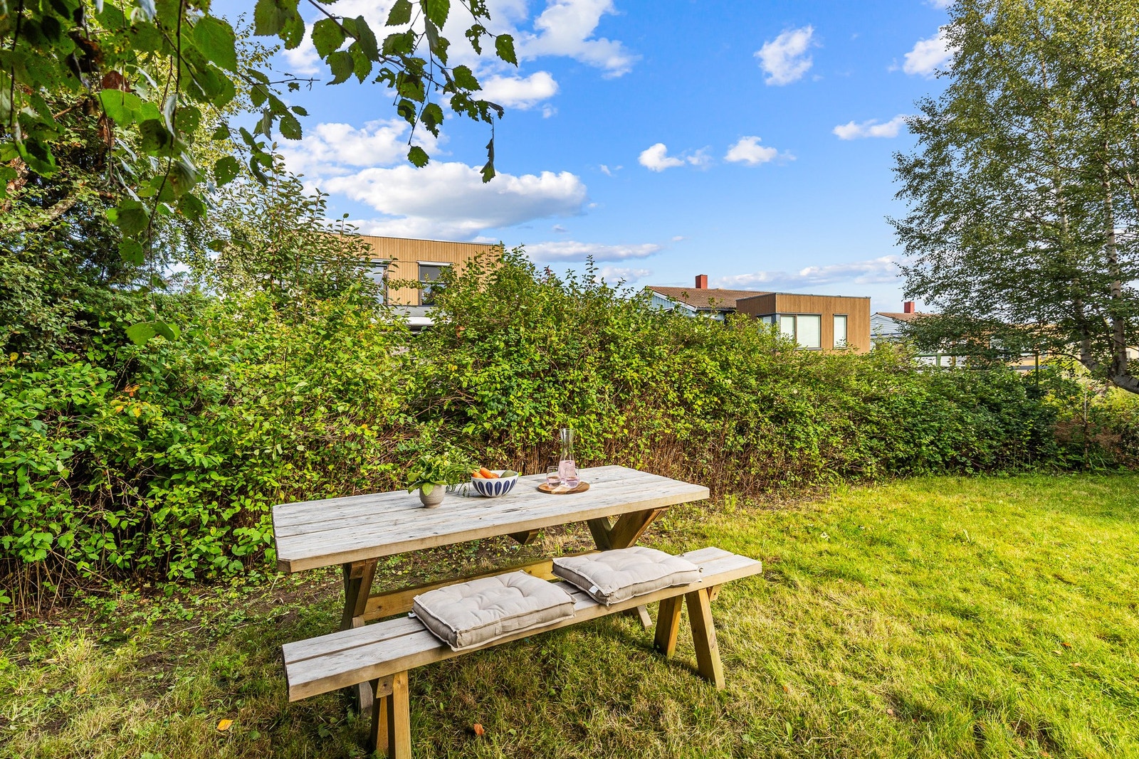 Velkommen til en hyggelig visning! Sommerbilder tatt i forbindelse med planlagt salg. Galleribilde