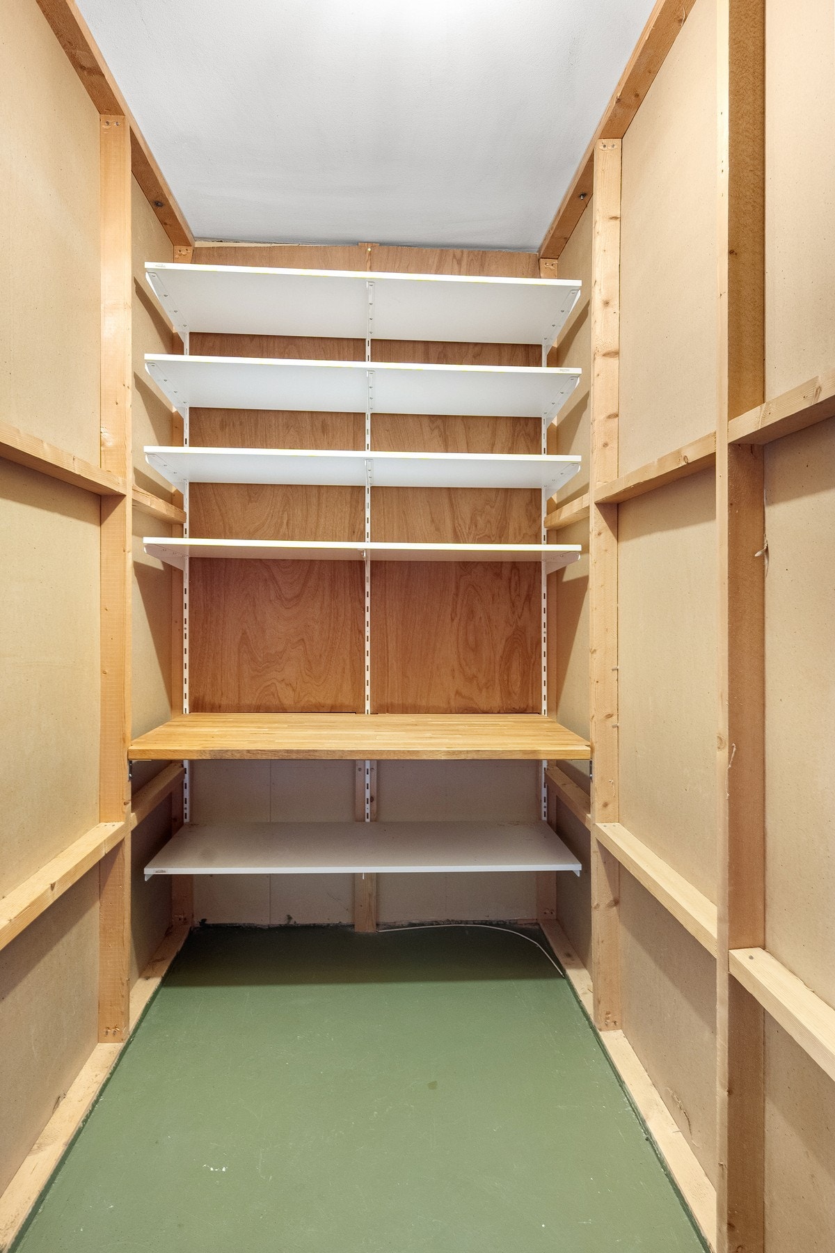Leiligheten disponerer både innvendig bod og en praktisk ekstern bod. Galleribilde