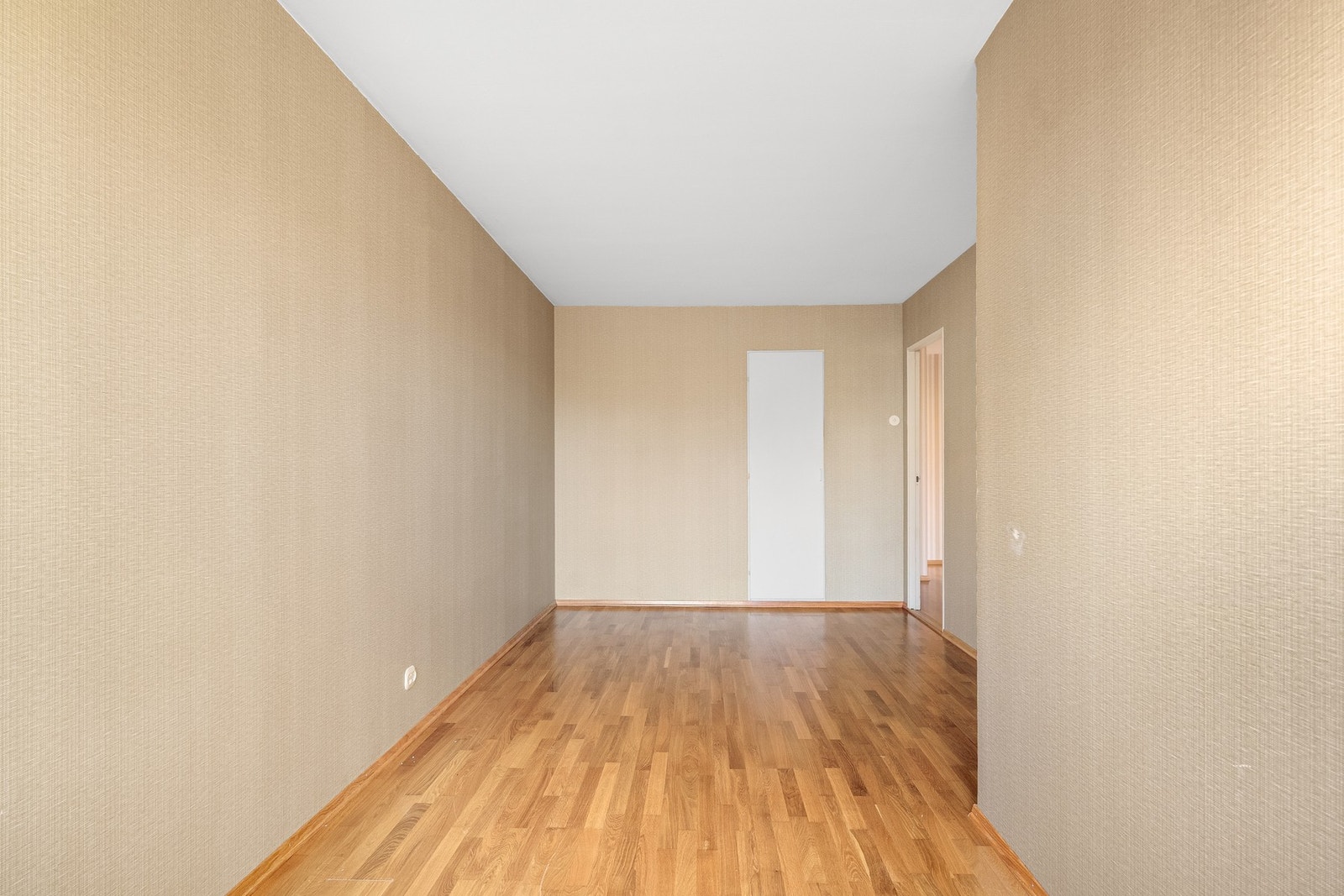 Fra dette soverommet er det også direkte tilgang til en praktisk innvendig bod. Galleribilde