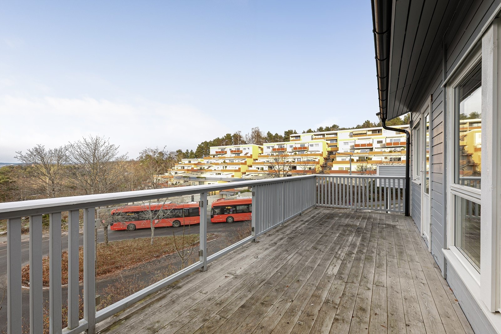 Her har du rikelig med plass til å møblere med utemøbler. Galleribilde