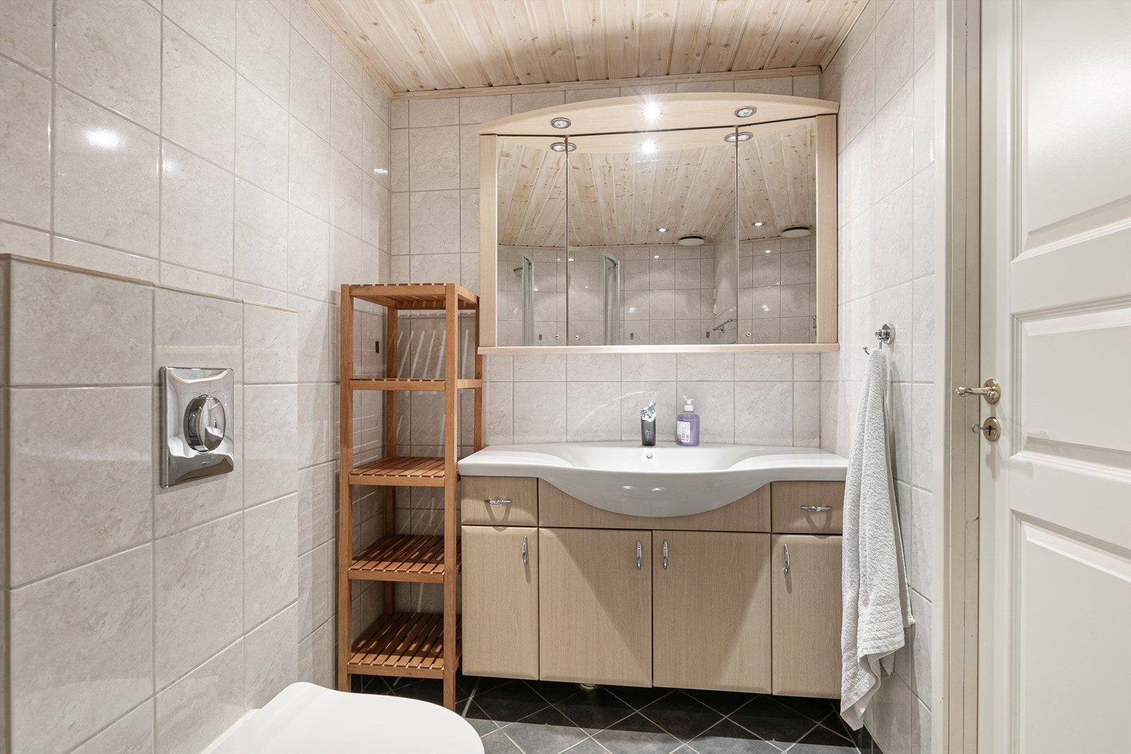 God skapplass bidrar til ryddig oppbevaring Galleribilde