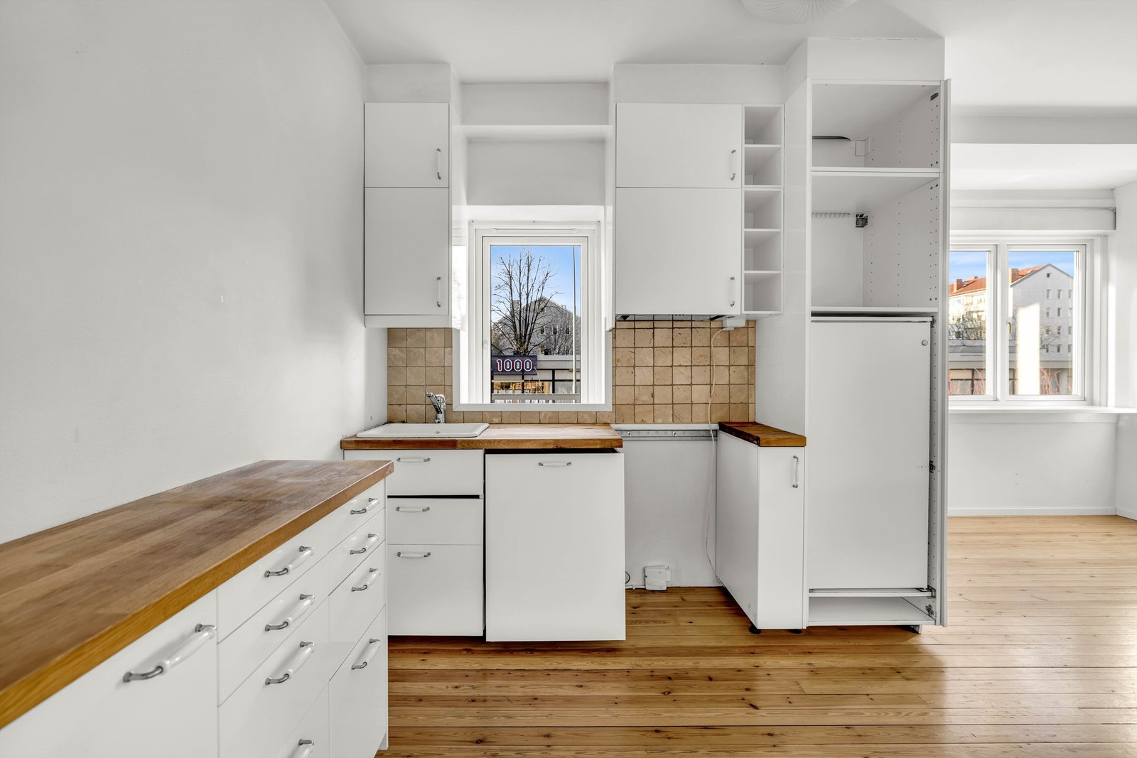 Kjøkken fra ca. 2010 i åpen løsning Galleribilde