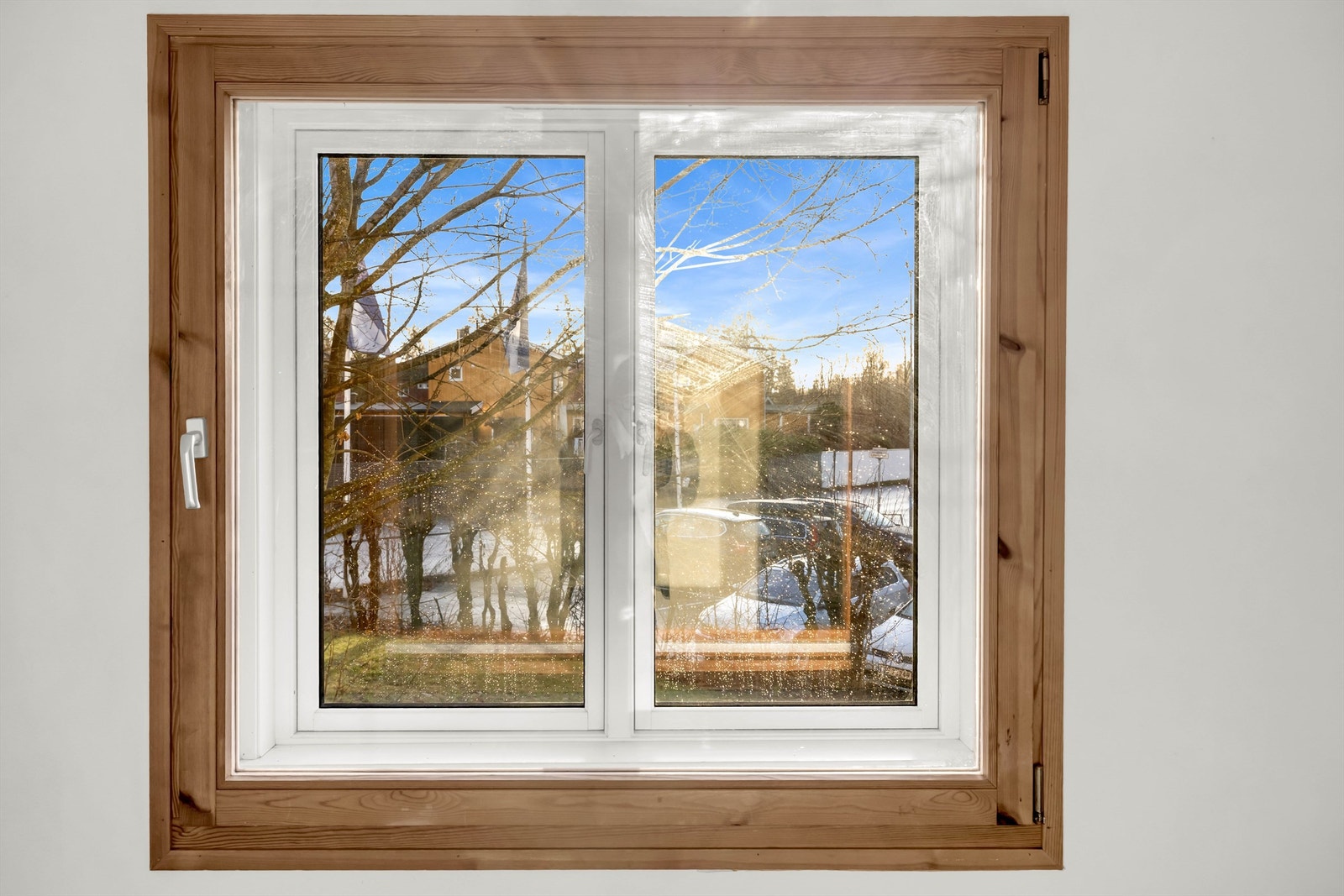 Det ene soverommet er i dag innredet som et profesjonelt lydisolert musikkrom - et "rom i rommet" Galleribilde