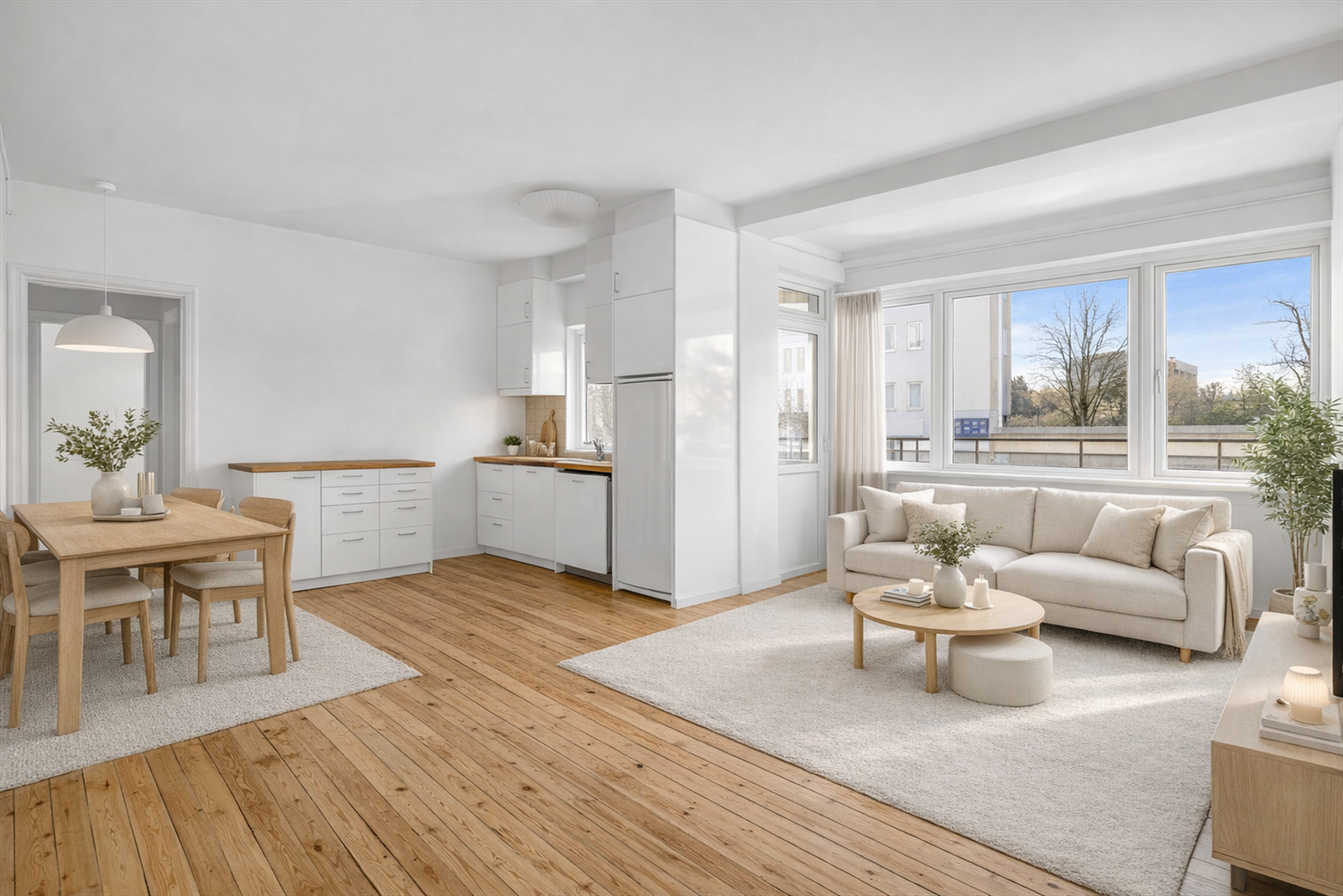 Romslig stue med furugulv og lyse veggflater. ChatGPT stylet bilde for å illustrere. Avvik kan forekomme Galleribilde