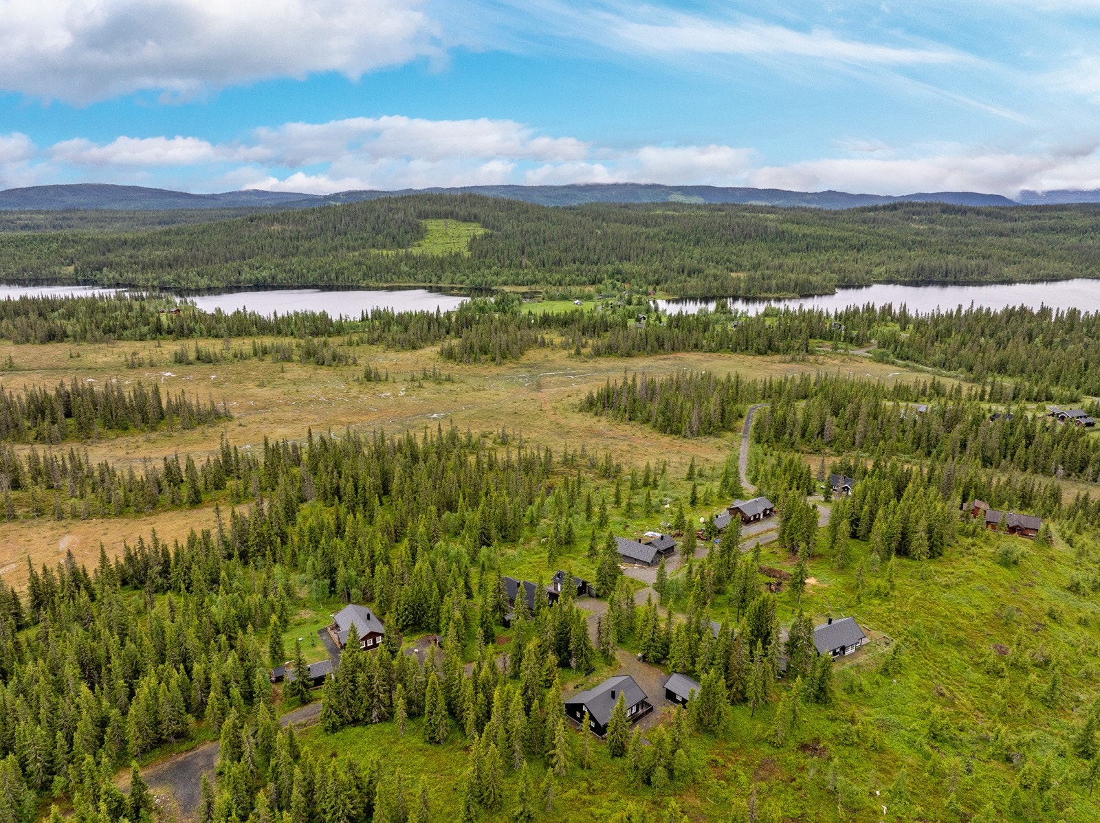 Fåberg Vestfjell er et perfekt utgangspunkt for en aktiv familie, samtidig er dette en flott plass for de som ønsker en usjenert og fredelig beliggenhet Galleribilde