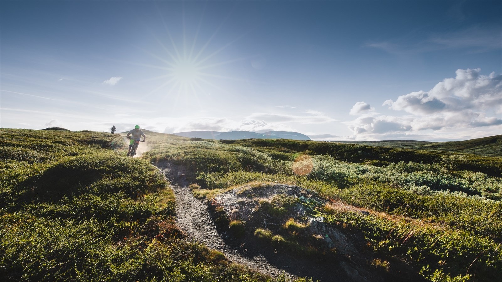 I sommersesongen venter herlige sykkeldager på Geilo. Foto Paul Arthur Lockhart Galleribilde