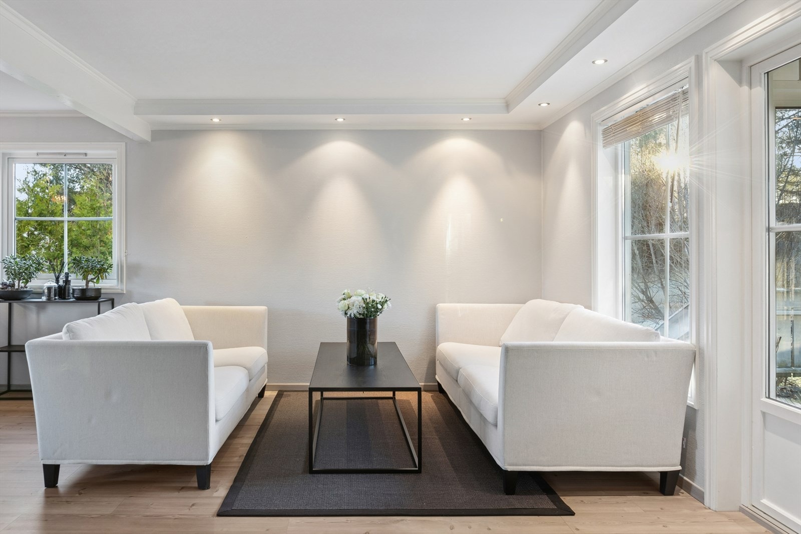 Boligen har lys og tidsriktige overflater som gir et god inntrykk. Galleribilde