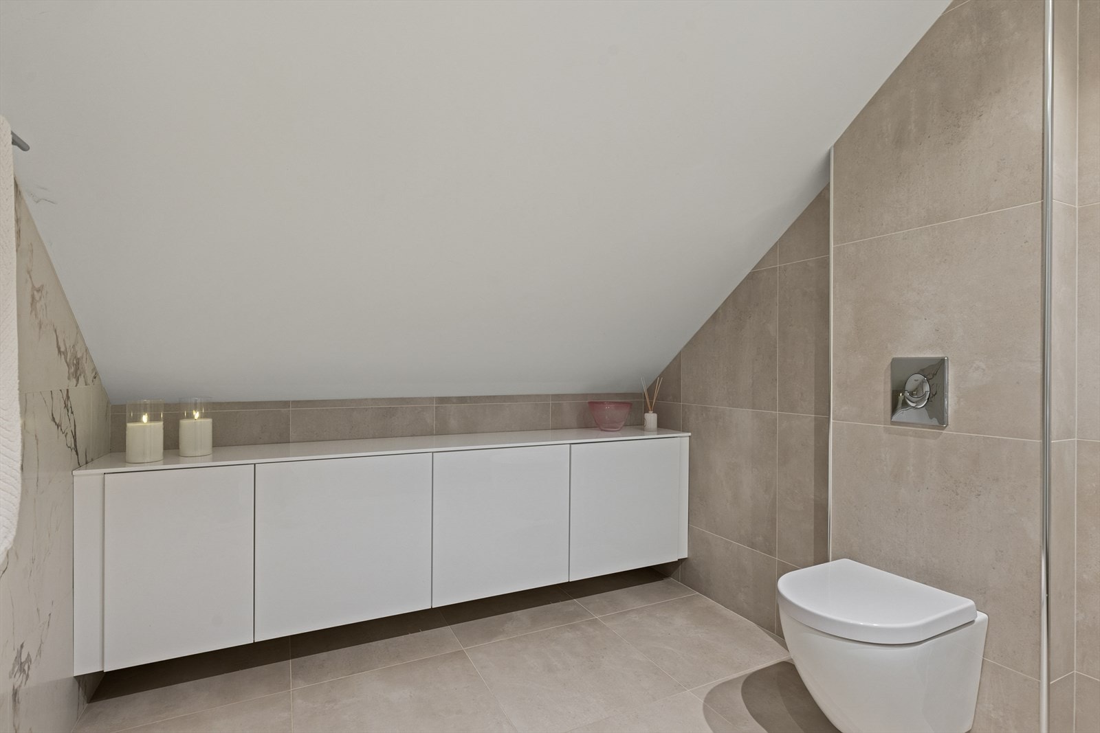 Godt med skapplass på badet Galleribilde