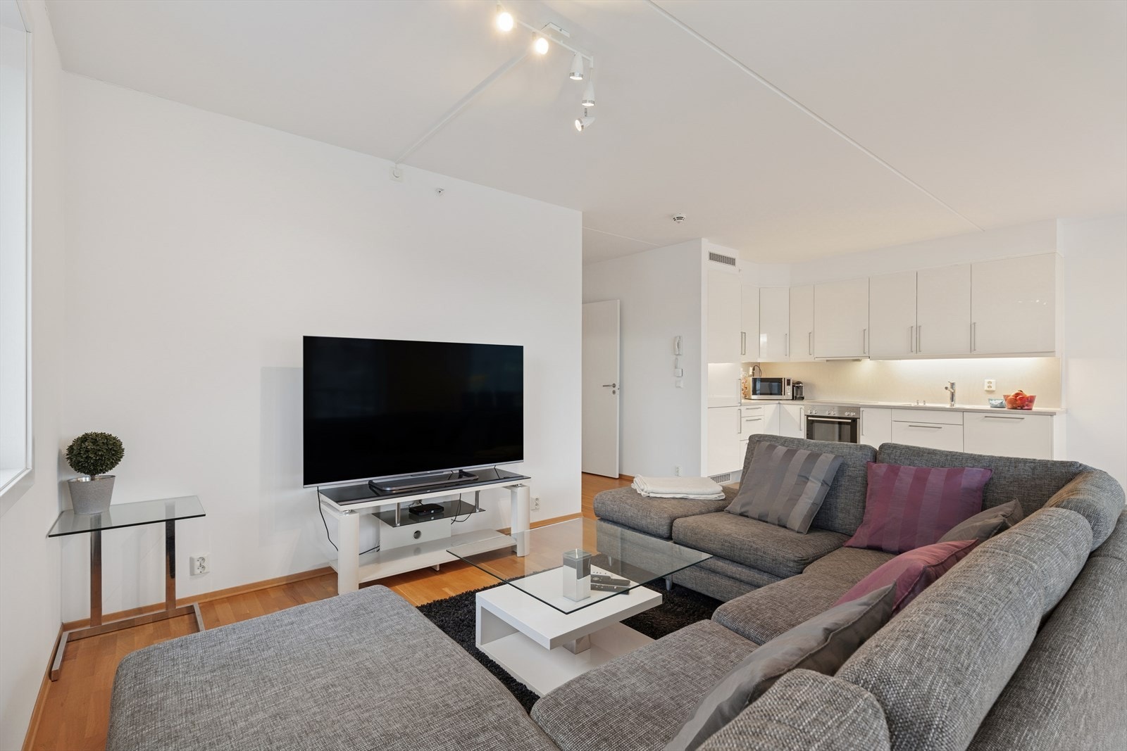 Her kan du bo for kr 4 679,- pr. mnd. i felleskostnader. Galleribilde